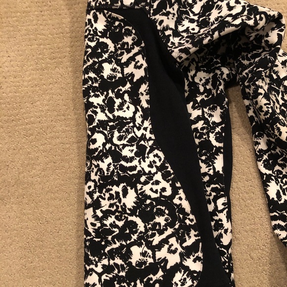 Lululemon warm jacket size 8z - Picture 5 of 6